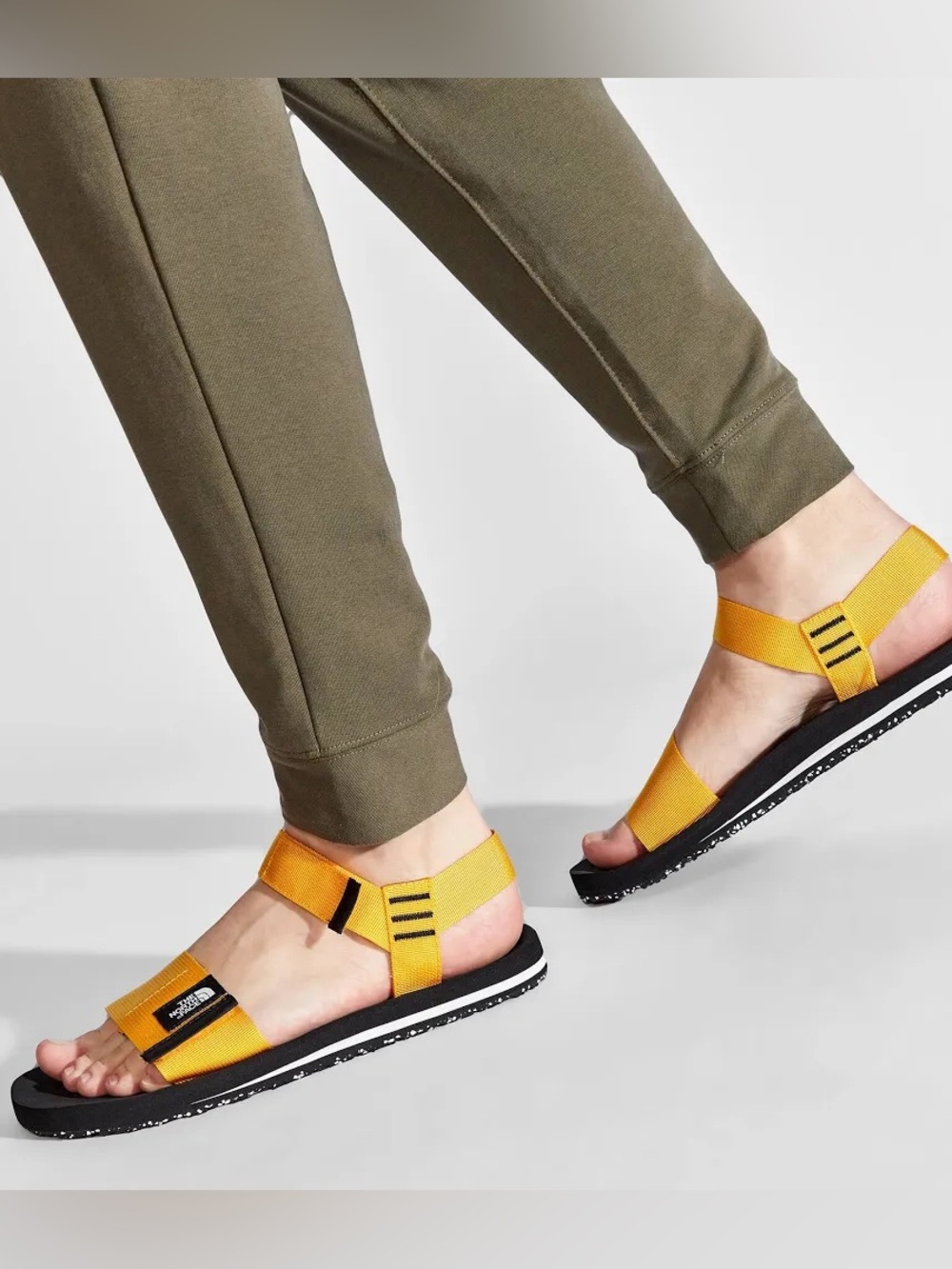The North Face Skeena Strap Sandals - Summit Gold/ TNF Black - Size 10 - w/ box - Picture 2 of 6